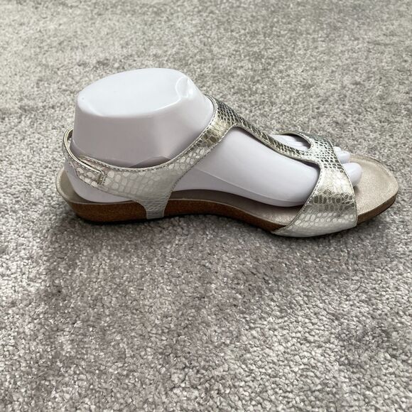 Me Too Metallic Snake T-Strap Sandals Womens 10M Silver Open Toe Casual W/ Box - Picture 3 of 15